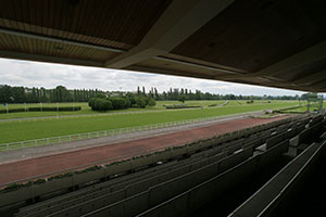 メゾンラフィット競馬場